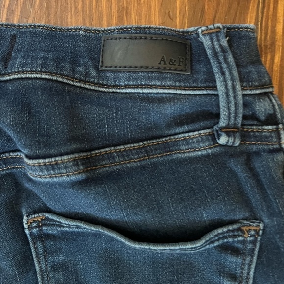 ABERCROMBIE + FITCH Women’s High Rise Jean Legging SUPER SOFT and Stretchy! - Picture 9 of 10